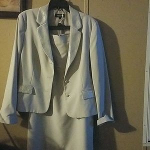 Dress suit